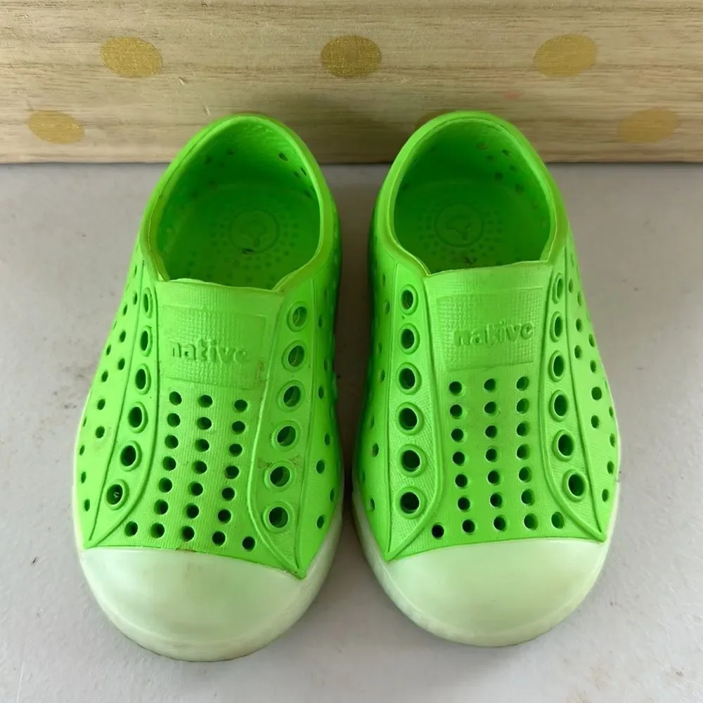 Native Slip On Glow‎ In The Shoes Green Sz C4